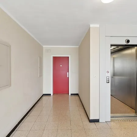 Crew Beds - In For 7 People - 75m2, 3x Bedroom, 7x Single Bed, Free Coffee, Wifi & Parking - 24h Check In #wob03 Daire Wolfsburg