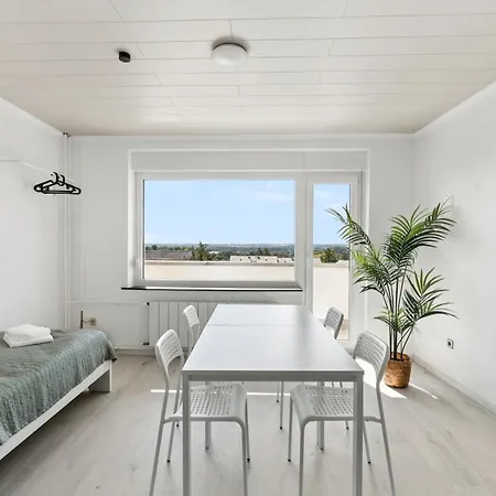 Apartment Crew Beds - In For 7 People - 75m2, 3x Bedroom, 7x Single Bed, Free Coffee, Wifi & Parking - 24h Check In #wob03 *