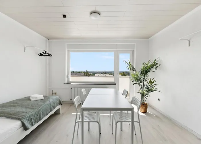 Daire Crew Beds - In For 7 People - 75m2, 3x Bedroom, 7x Single Bed, Free Coffee, Wifi & Parking - 24h Check In #wob03 *